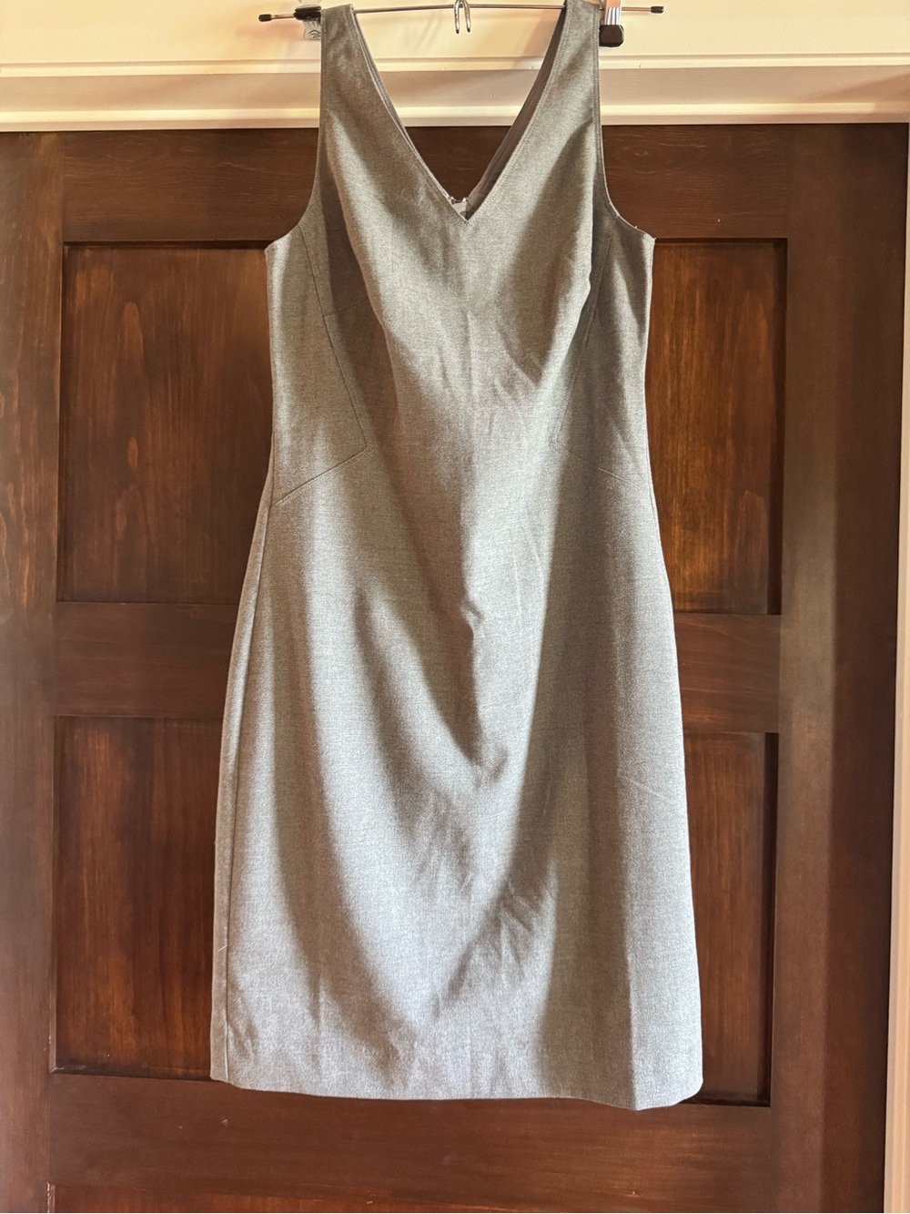 Banana Republic Casual Gray V-Neck Midi Dress